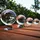 Intirilife Glaskugel mit Ständer in KRISTALL KLAR 50 mm – Kristallkugel mit Glasständer perfekt geeignet für Fotografie, Meditation, Dekoration u