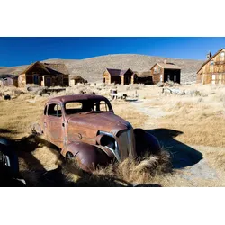 Fototapete PAPERMOON "Autowrack in Geisterstadt", bunt, B:2,50m L:1,86m, Vlies, Tapeten