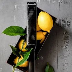 Zester Küchenreibe mit Edelstahlklinge Black Sheep - Raspel (MP-43020E)