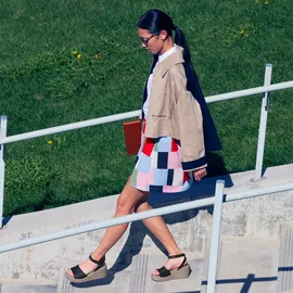 Crocs Brooklyn Ankle Strap Wedge Sandalen Black / Mushroom 41-42