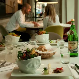 Fiftyeight 3D glückliche TV Tasse