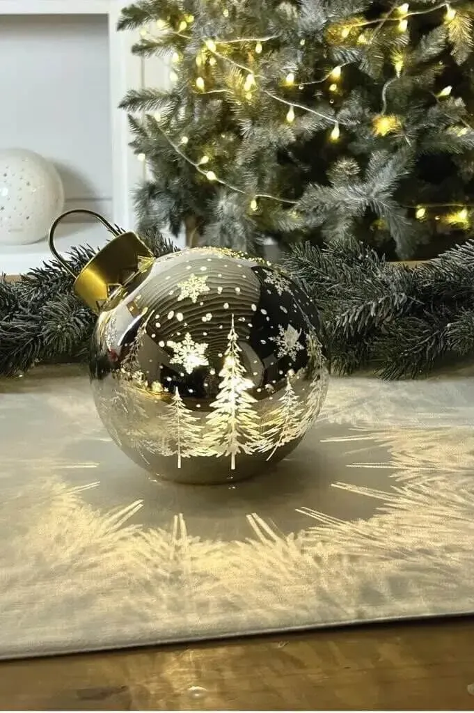 Lichtkugel Fabola Wald liegend 15cm LED silber