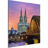 DEQORI Alu-Dibond Bild Silber 50x50 cm 'Kölner Wahrzeichen abends' Wandbild Metall dünn - Lila