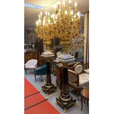 Casa Padrino Barock Tisch Kronleuchter Set mit Säulen Schwarz / Weiß / Gold - Prunkvolle Barockstil Deko Säulen mit Kronleuchter - Barock Deko Accessoires - Barock Möbel - Edel & Prunkvoll