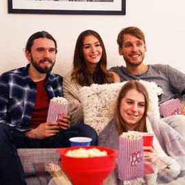 Relaxdays Popcorntüten, 48er Set, gestreift, Retro-Optik, Kino, Filmabend Zubehör, Papier, Popcornbehälter, rot/weiß