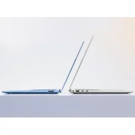 Microsoft Surface Laptop 7 13,8" Snapdragon X Elite 16 GB RAM 512 GB SSD Schwarz