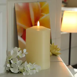 LED Kerze - Echtwachs - flackernde 3D Flamme - H: 19cm D: 10cm - Batterie - Time...