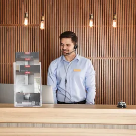 Relaxdays Prospekthalter A4 / DIN Lang, 4 Etagen, Acryl, Flyer Aufsteller Tisch & Wand, HBT: 35x24,5x24cm, Transparent