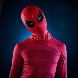 Hasbro Marvel Legends Series Spider-Man: Homecoming Elektronische Maske mit Fernbedienung