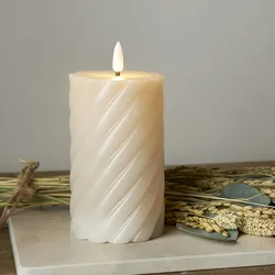 LED Stumpenkerze Swirl Echtwachs gedreht 3D Flamme H: 15cm Timer beige