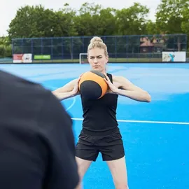 Gorilla Sports Medizinball aus Gummi, 1 - 10 kg Gewichte, mit griffiger Oberfläche, Grün - Slam Ball, Gewichtsball, Trainingsball,