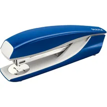 Leitz Büroheftgerät aus Metall, Für 40 Blatt, Inkl. Heftklammern, Ergonomisches Design, Blau, NeXXt-Serie, 55040035