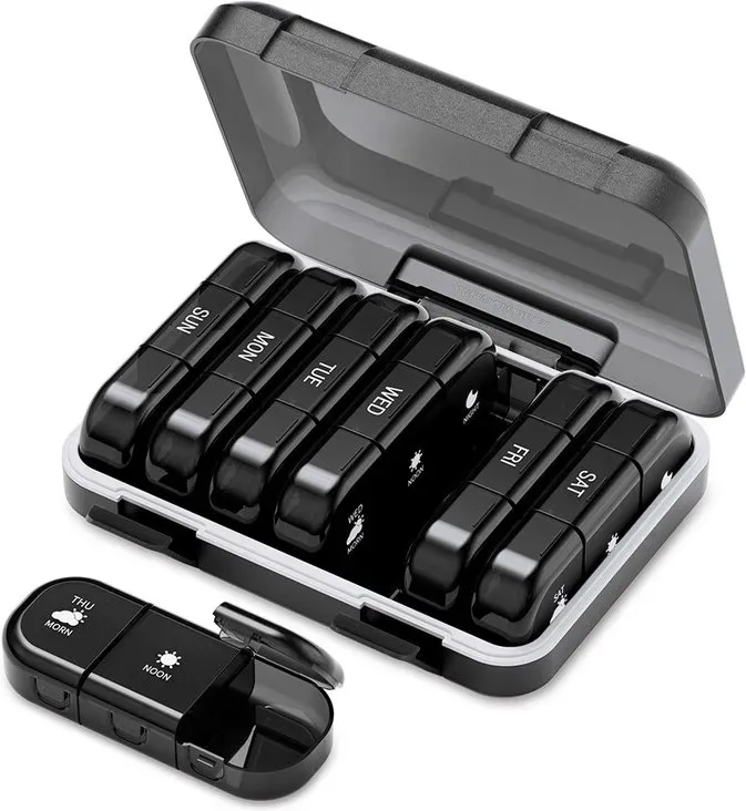 Wöchentlicher Pillen-Organizer für 3 Einnahmen pro Tag, tragbare Reise-Pillenbox für 7 Tage mit großen Pillenfächern, lichtundurchlässige Pillenbox für Vitamine, Medikamente, Nahrungsergänzungsmittel und Fischöle (Schwarz)