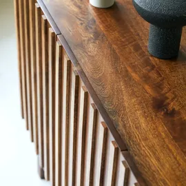 Tikamoon Sideboard Milo aus Mangoholz