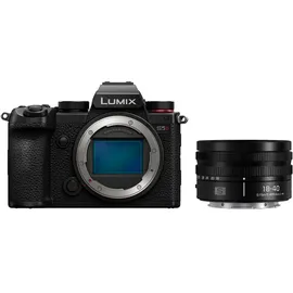 Panasonic Lumix DC-S5D + S 18-40mm f/4.5-6.3