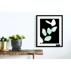 Bild mit Rahmen BRUNO BANANI "Eukalyptus - Gerahmter Digitaldruck - Wandbild", grün (farbe rahmen: schwarz, farbe bild(er): grün), B:50cm H:70cm, Acrylglas, Holz, Bilder, Holzrahmen - Dekoration