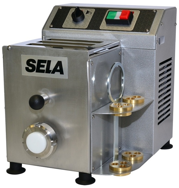 Sela TR50 Nudelmaschine mit 3 Matrizen Pastamaschine Nudeln + 500ml FS50