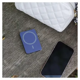 EMOS Powerbank 5 000 mAh WI 522 mit Magnet - magnetischer externer Akku mit Passthrough und Wireless-Charging USB-C-Ausgang inkl. USB-Datenkabel - für iPhone, iPad, Smartwatches - blau