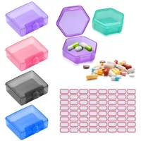4 quadratische Mini-Pillendosen, 2 sechseckige Pillendosen, 1 Etikettenaufkleber, wasserdicht und feuchtigkeitsbeständig, tragbare Pillendose für Reisen, Geschäftsreisen, Sport (5 Farben)