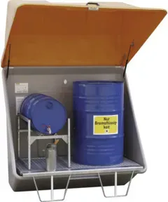 CEMO Schadstoff-Sammelstation aus GFK + Gitterrostboden, Aufstellung im Freien