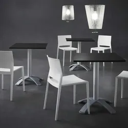Sandfarbene Stühle „Bakhita“. Stapelbare Möbel für Terrassen, Innen- und Außenbars, Restaurants und Cafeterias.