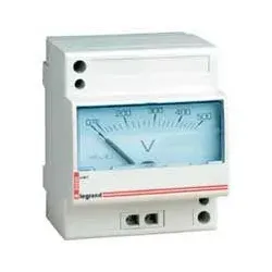 Legrand 004660 Voltmeter, analog, direkte Messung von Gleich- oder Wechselspannung, 4TE