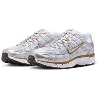 Nike P-6000 Damen White/Metallic Silver/Light British Tan 41
