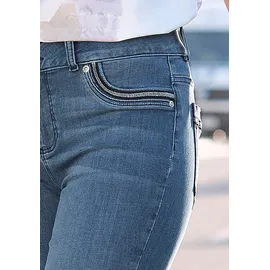 LASCANA Caprijeans mit kleinem Beinschlitz mit verzierten Taschen, elastische 7/8-Jeans aus Baumwolle, Sommerhose blau 42