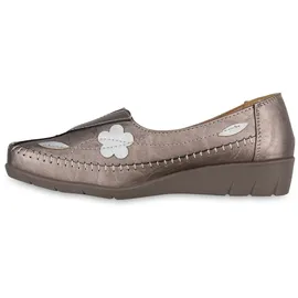 VAN HILL Slip Ons in Rose Gold,