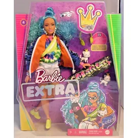 Barbie Extra mit blauen Haaren und Skateboard