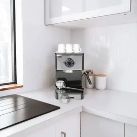 Beko Klassische CEP5152B schwarz + 1,4 l Wasserbehälter