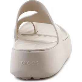 Crocs Getaway Platform Toe Loop Badesandalen Sandstone 39-40