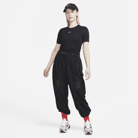 Nike Sportswear Essential Kurz-T-Shirt mit schmaler Passform für Damen - Schwarz, S (EU 36-38)