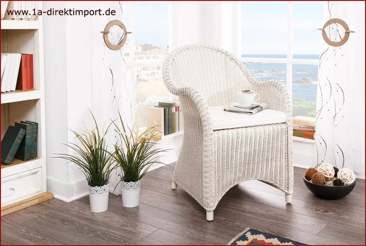 Mediterraner Rattansessel mit Kissen, weiß
