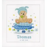 Vervaco Gezählter Kreuzstich Stickpackungen Stickset Baby Geburt Bär auf Kissen Wanddekoration Handarbeit Set für Erwachsene Kreatives Handwerk ca. 22 x 24 cm Geburt Geschenk Hausdeko