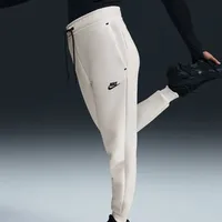 Nike Sportswear Tech Fleece Mid-Waist Jogginghose Damen 110 pale