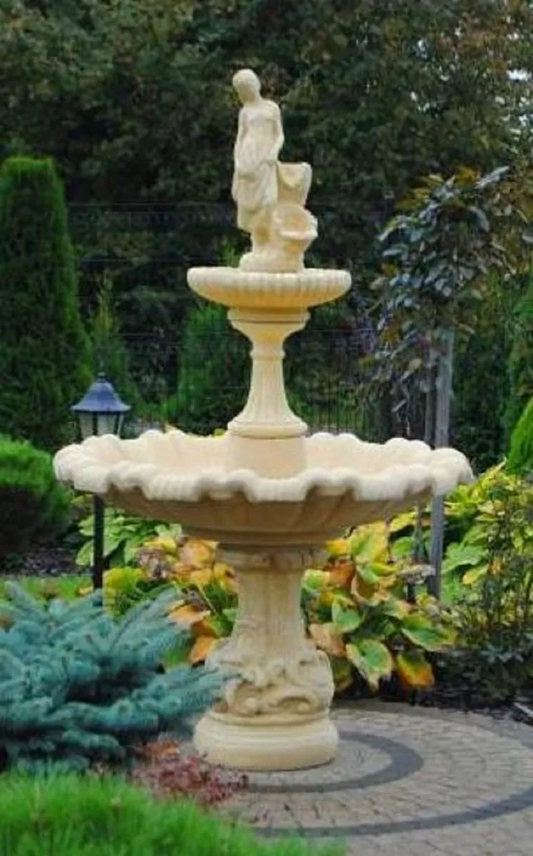 Casa Padrino Barock Springbrunnen Beige Ø 135 x H. 230 cm - Prunkvoller Gartenbrunnen im Barockstil - Runder Gartendeko Stein Brunnen - Barock Garten Deko Accessoires