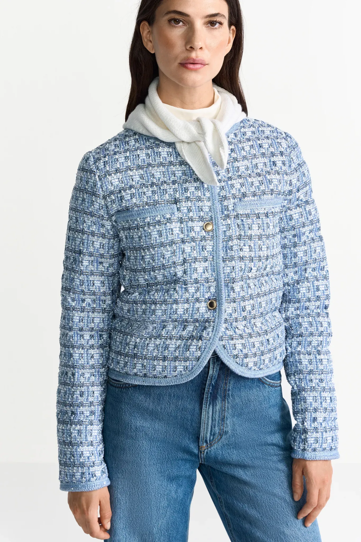 Kurzjacke RICHROYAL, Damen, Gr. 36, blau (denim blau), Web, Obermaterial: 100% Polyester. Futter: 100% Polyester. Füllung: 100% Polyester, gemustert, gerade taillenbedeckt, Rundhals, eingefasste Kante, Jacken Kurzjacke, Boucle Optic, leicht wattiert, kastiger Schnitt, Glitzerfäden