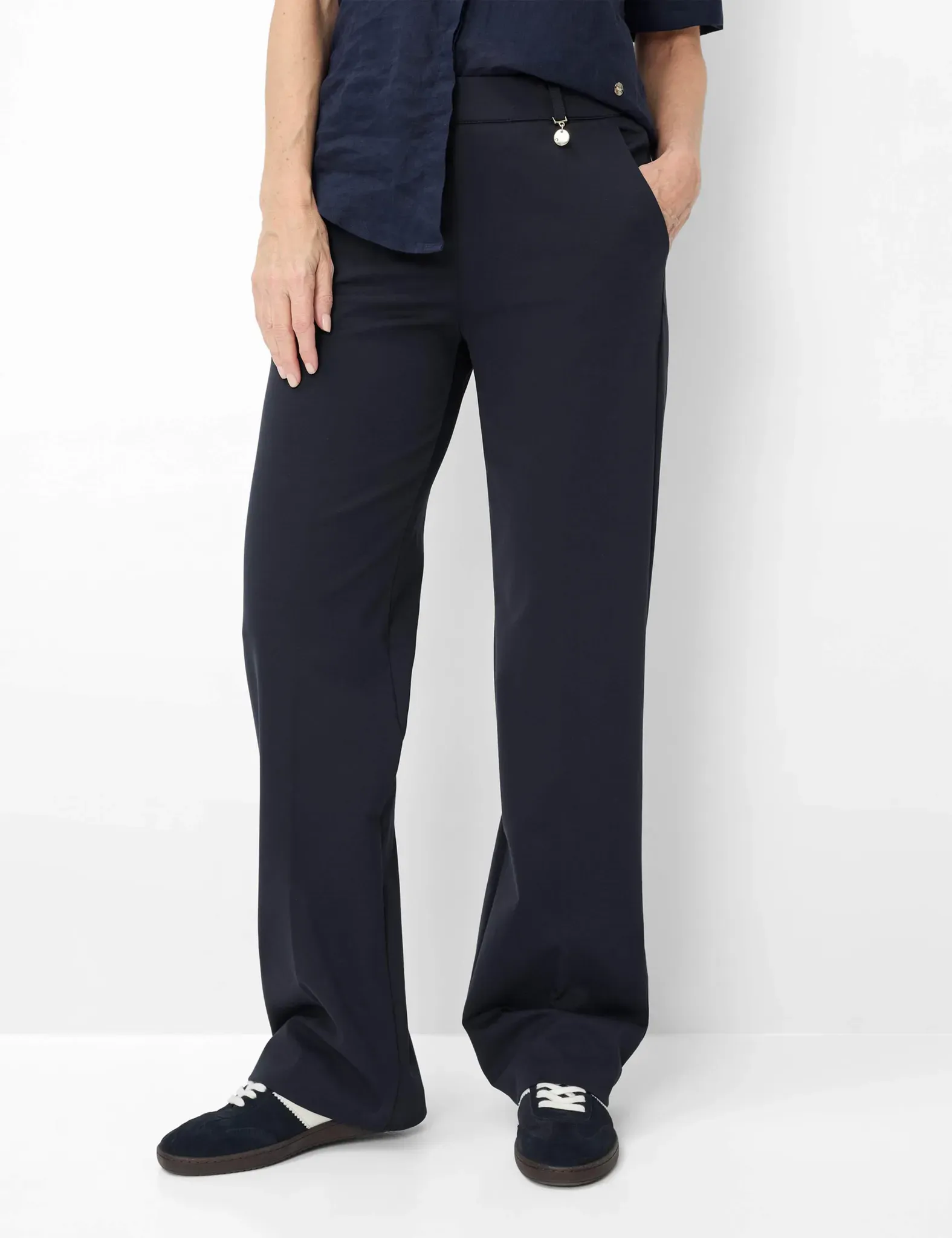Raphaela by Brax Damen Marlenehose Style LILLYTH FLARED NAVY, dunkelblau, Gr. 44K