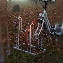 Trutzholm Fahrradständer für 4 Fahrräder höhenversetzt 140 x 75,5 cm Stahl
