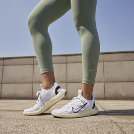 Nike Free RN NN Straßenlaufschuh für Damen - Weiß, 42.5
