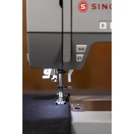 Singer Heavy Duty 6805C