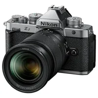 Nikon Z f + Nikkor 24-70 mm f/4,0 S silber