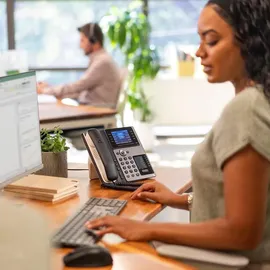 Poly HP Poly Edge E450 IP Telefon und PoE-fähig