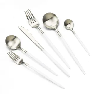 JASHII Besteck-Set mit weißem Griff, silberfarbenes Besteck aus 304er Edelstahl, 24-teiliges Adaline Royal modernes Satin-Finish, bestes Geburtstags- und Hochzeitsgeschenk (weißer mattes Silber)