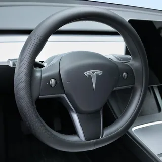 Uxcer Nappaleder Lenkradbezug für Tesla Model 3/Y 2016-2025 2026 Juniper/Highland, rutschfest Atmungsaktiv Tesla Model 3/Y Lenkradschutz, Schwarz