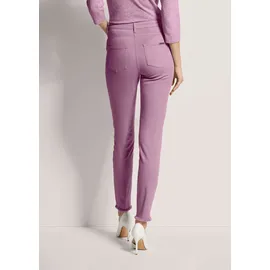 Madeleine "Jeans Mid Waist Skinny-Hose mit Fransen", Damen, Gr. 18, N + K Gr, lila (malve), Obermaterial: 92% Baumwolle CO. 6% Polyester PES. 2% Elasthan EL., Modern, normal, Jeans, mit Fransensaum