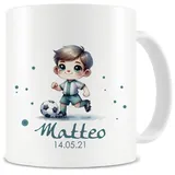 Samunshi® Kindertasse mit Namen Tasse mit Süßer Fussballer Personalisierte Tasse mit Namen Kinder Kinderbecher mit Namen für Kindergarten oder Geburtstag weiß 300ml