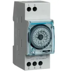 Hager EH271 Schaltuhr elektromechanisch mit Gangreserve Wochenuhr 1W 16A, 2 PLE.Wochenschaltuhr elektromechanisch zur Zeitsteuerung von