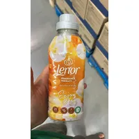 Lenor Weichspülerkonzentrat, 200 Waschgänge (8 x 25), Gold und Vanilleblüten, langanhaltende Frische und Weichheit des pflanzlichen Ursprungs, duftende Bettwäsche bis zu 1 Woche